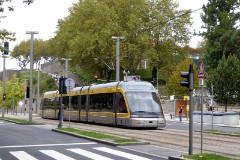 Metro do Porto Bombardier Flexity-Outlook tram (Line D), Av. da República, 16. October 2016