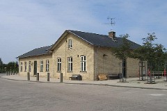 railwaystations jernbanestationer denmark 2007080455 toelloese