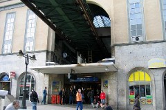 Wuppertal Hauptbahnhof, Schwebebahn, 20. April 2006