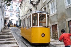 20051204 52 funicular tovbane portugal lisbon