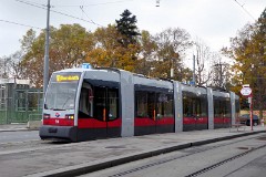 Typ ULF, 93, am Hietzing U-Bahn, 29. October 2016