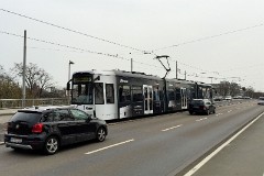 Frankfurt am Main, Friedensbrücke, 2. April 2016. Baujahr der S-Wagen 2003 bis 2007. Hersteller: Bombardier Transportation