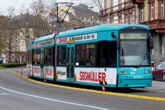 S-Wagen der VGF, Frankfurt am Main, Baseler Strasße, 2. April 2016. Baujahr der S-Wagen 2003 bis 2007. Hersteller: Bombardier Transportation
