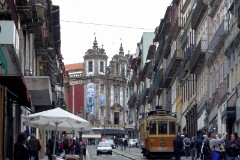 Porto, Rua de 31 de Janeiroin, in the background Igreja Paroquial de Santo Ildefonso. 15. October 2016